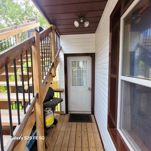 A home with newly installed vinyl siding in barrie Ontario