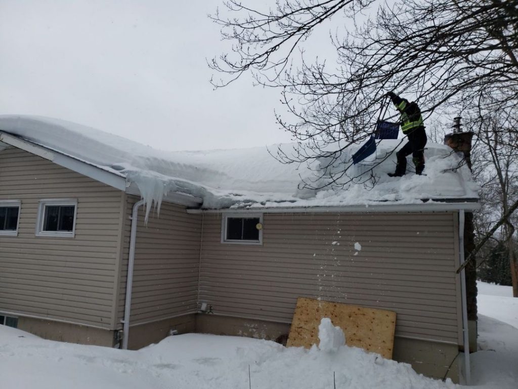 Safe rooftop snow removal